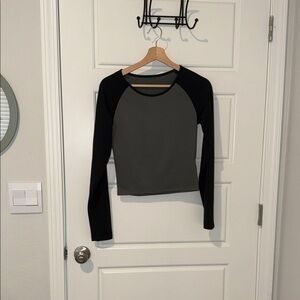 two toned long sleeve black and gray baseball tee size medium